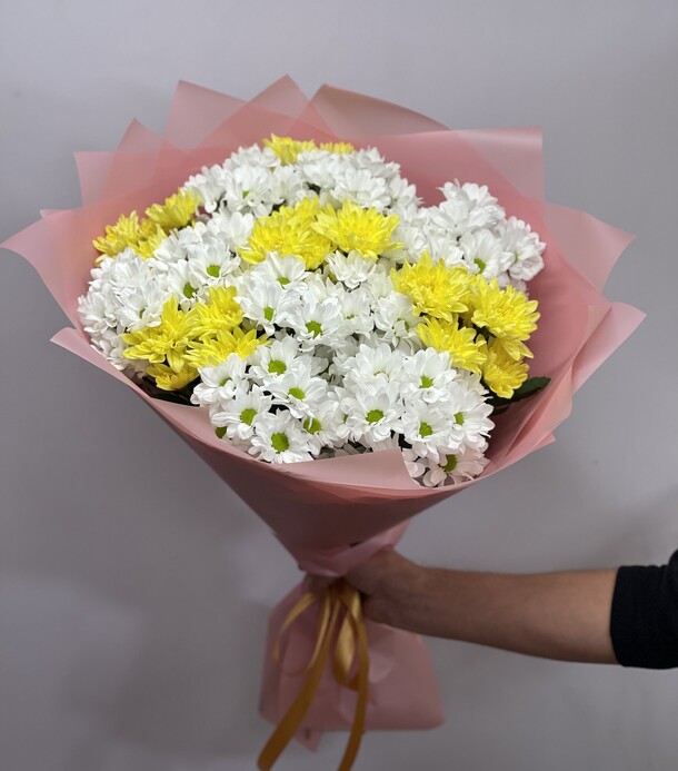 Букет из хризантем, артикул F1214076 - 4839 рублей, доставка по городу. Flawery - доставка цветов