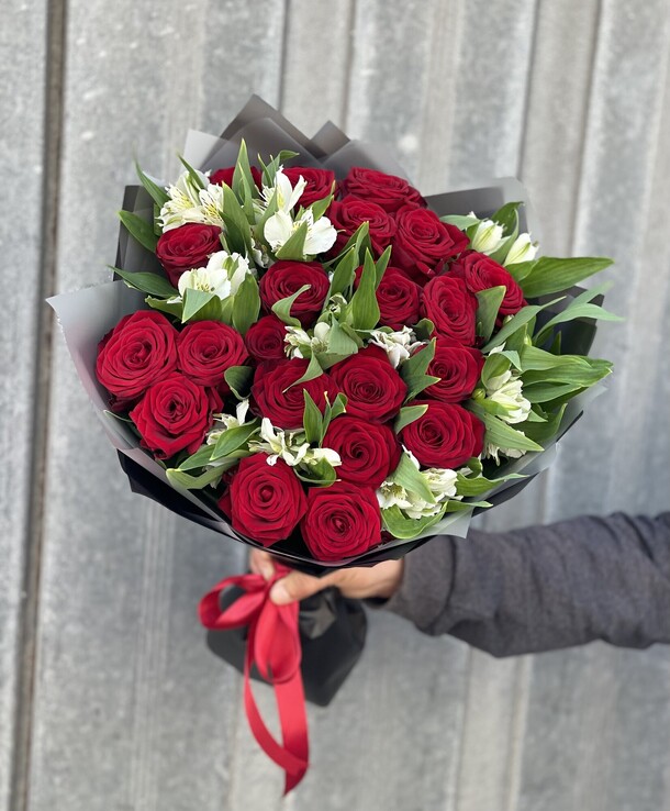 Букетик, артикул F1214771 - 6929 рублей, доставка по городу. Flawery - доставка цветов