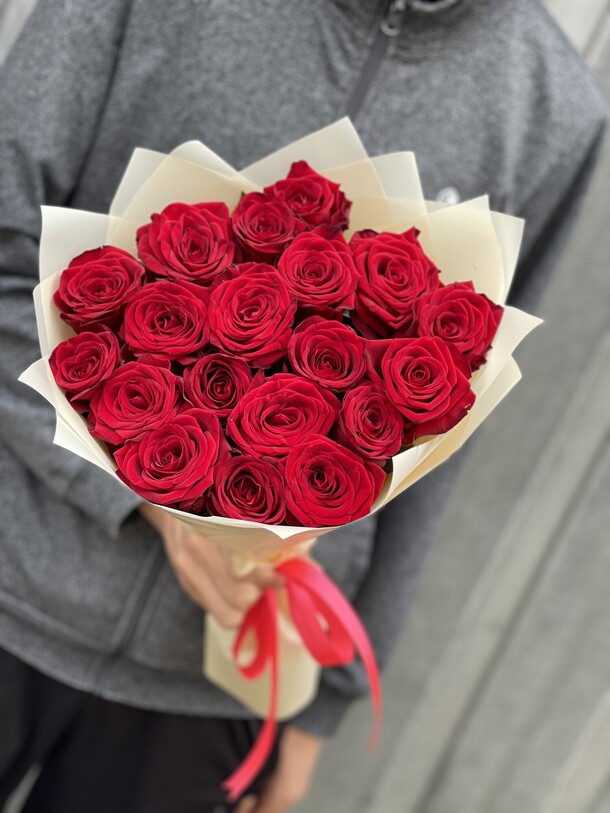 Роза 19, артикул F1214925 - 3519 рублей, доставка по городу. Flawery - доставка цветов