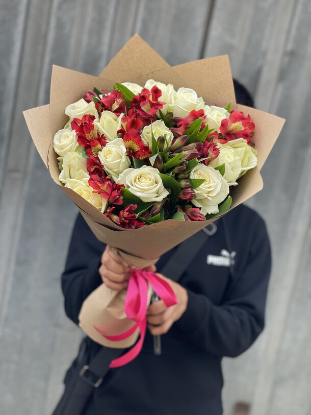 Айтуку, артикул F1214928 - 5436 рублей, доставка по городу. Flawery - доставка цветов