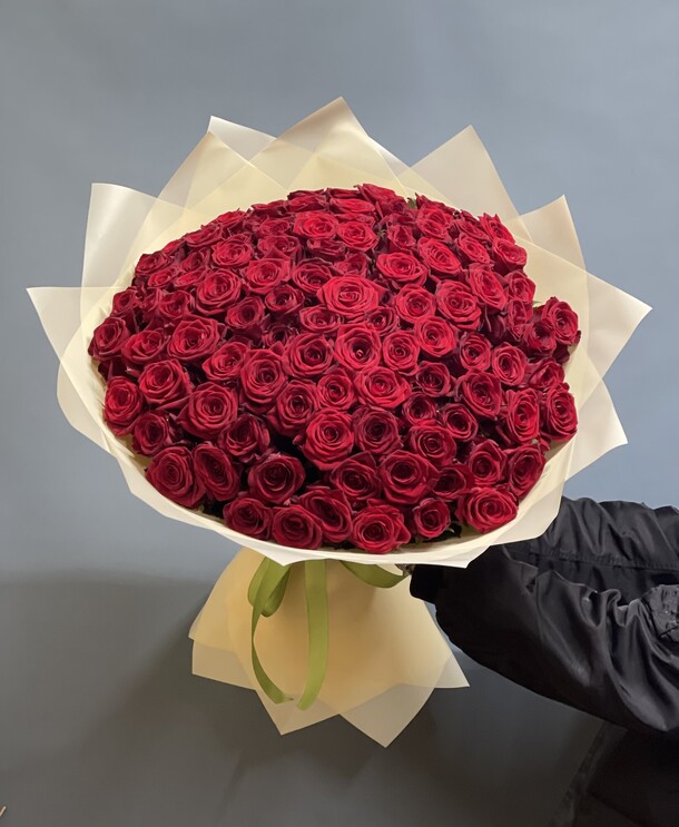 101 роза, артикул F1223327 - 19249 рублей, доставка по городу. Flawery - доставка цветов