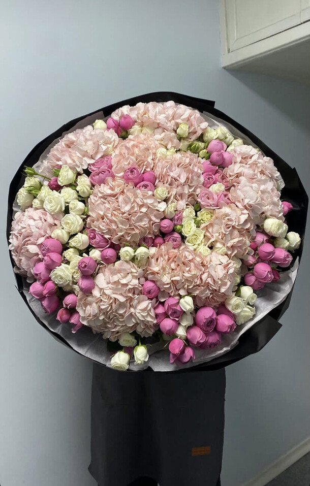 Бомба 💣, артикул F1224944 - 28463 рублей, доставка по городу. Flawery - доставка цветов