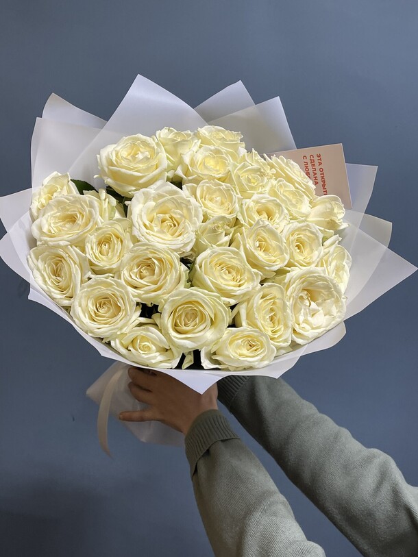 Белые розы, артикул F1232632 - 6489 рублей, доставка по городу. Flawery - доставка цветов