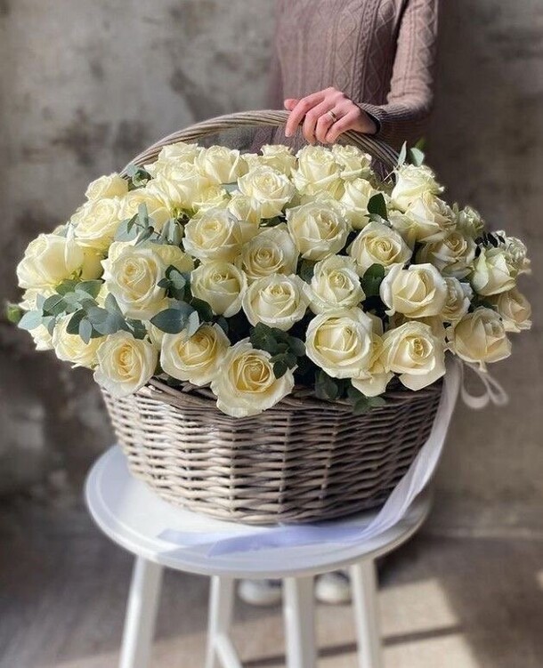 Небесные розы 🤍, артикул F1235262 - 28160 рублей, доставка по городу. Flawery - доставка цветов