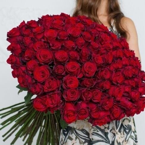 101 роза (70 см ), артикул F1242499 - 24750 рублей, доставка по городу. Flawery - доставка цветов