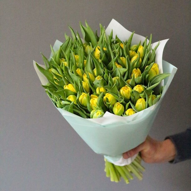 Желтый тюльпан, артикул F1247669 - 15454 рублей, доставка по городу. Flawery - доставка цветов