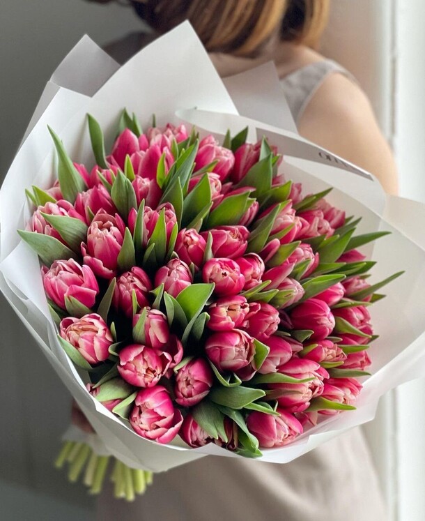 51 тюльпан, артикул F1249021 - 14378 рублей, доставка по городу. Flawery - доставка цветов