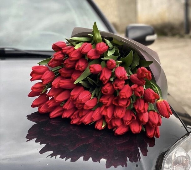 Букет из тюльпанов, артикул F1249954 - 12726 рублей, доставка по городу. Flawery - доставка цветов