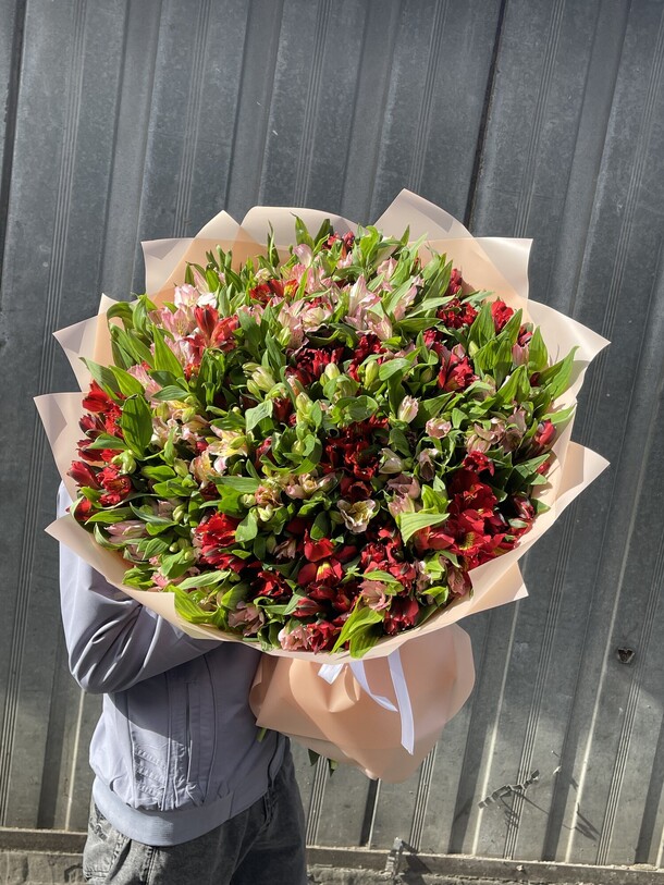 Альстромерия 51, артикул F1271902 - 7919 рублей, доставка по городу. Flawery - доставка цветов