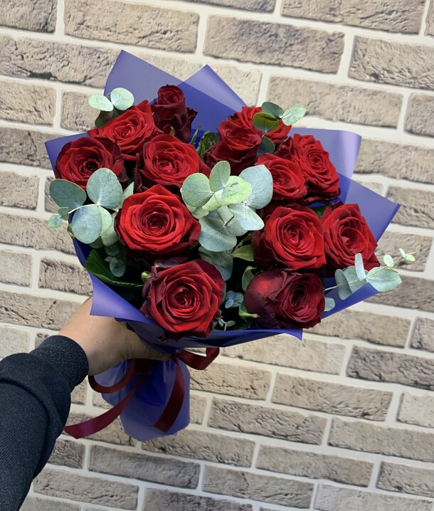 13 роза 🌹, артикул F1284377 - 3629 рублей, доставка по городу. Flawery - доставка цветов