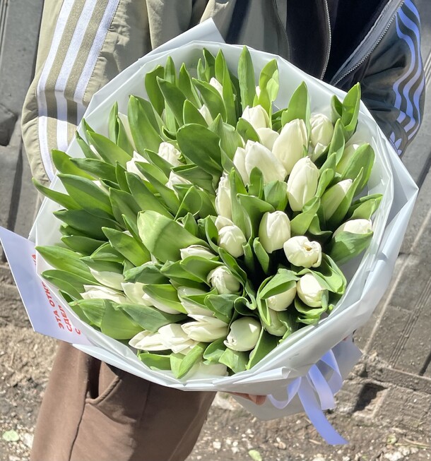 Тюльпаны белые, артикул F1285258 - 12273 рублей, доставка по городу. Flawery - доставка цветов