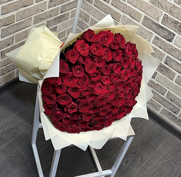 101 роза красная, артикул F1287271 - 18920 рублей, доставка по городу. Flawery - доставка цветов