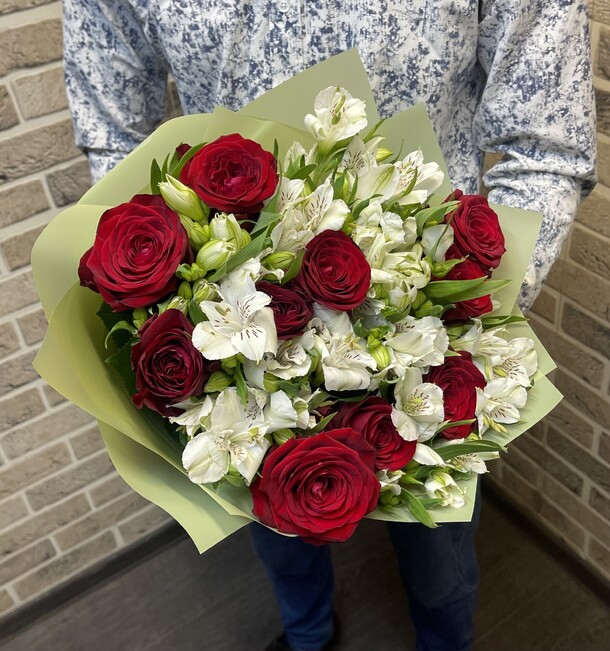 Букет микс, артикул F1291279 - 6150 рублей, доставка по городу. Flawery - доставка цветов