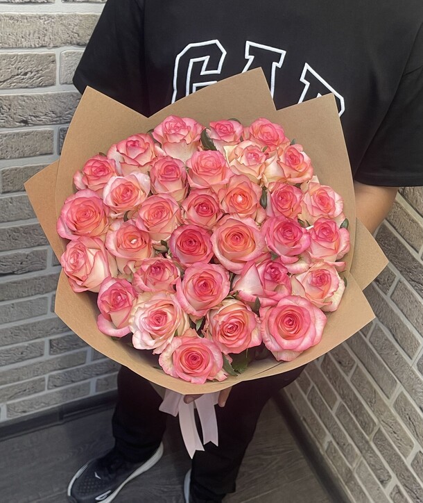 Роза 31 шт джумилия, артикул F1296248 - 7699 рублей, доставка по городу. Flawery - доставка цветов