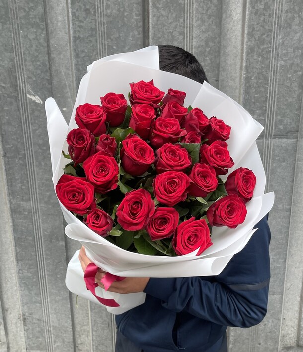 Букет роз, артикул F1306125 - 6049 рублей, доставка по городу. Flawery - доставка цветов