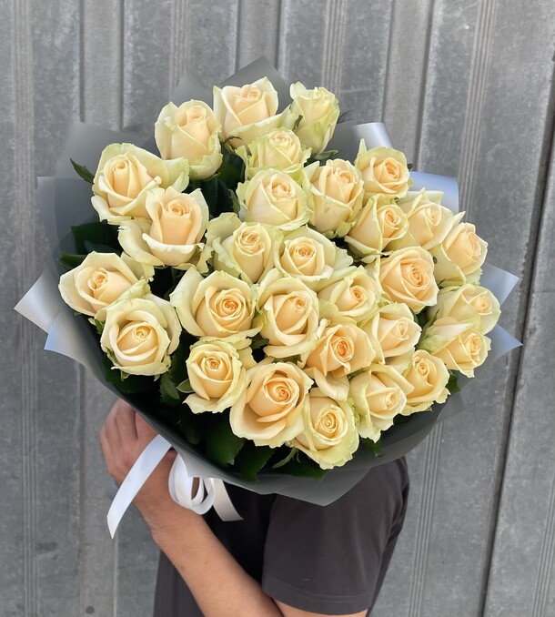 Роза кремовый, артикул F1307377 - 6599 рублей, доставка по городу. Flawery - доставка цветов