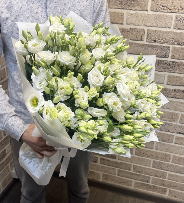 Букет из эустомы, артикул F1308959 - 5436 рублей, доставка по городу. Flawery - доставка цветов