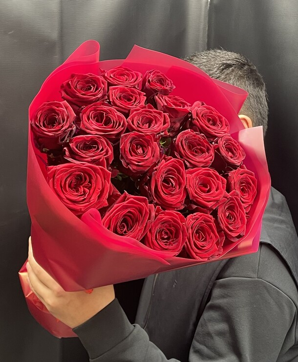 Роза красная, артикул F1332001 - 5499 рублей, доставка по городу. Flawery - доставка цветов