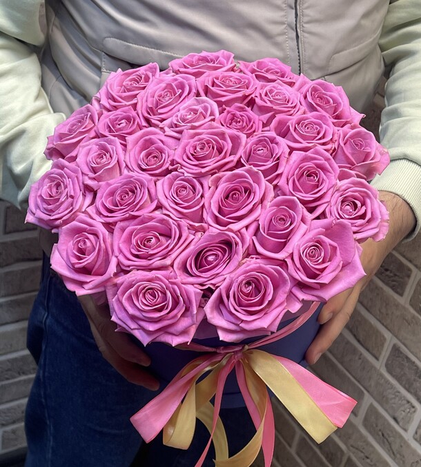 Роза в коробке (аква ), артикул F1335844 - 7809 рублей, доставка по городу. Flawery - доставка цветов