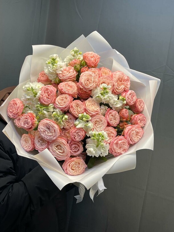 Микс пионовидный, артикул F1401306 - 8679 рублей, доставка по городу. Flawery - доставка цветов