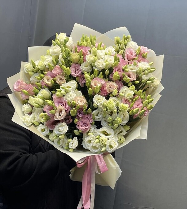 Эустомы микс, артикул F1406945 - 10500 рублей, доставка по городу. Flawery - доставка цветов