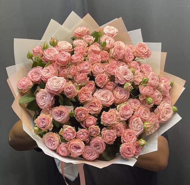 Кустовая пионовидная роза, артикул F1453635 - 13420 рублей, доставка по городу. Flawery - доставка цветов