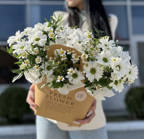 Композиция «ромашковый стиль», артикул F1221449 - 5782 рублей, доставка по городу. Flawery - доставка цветов