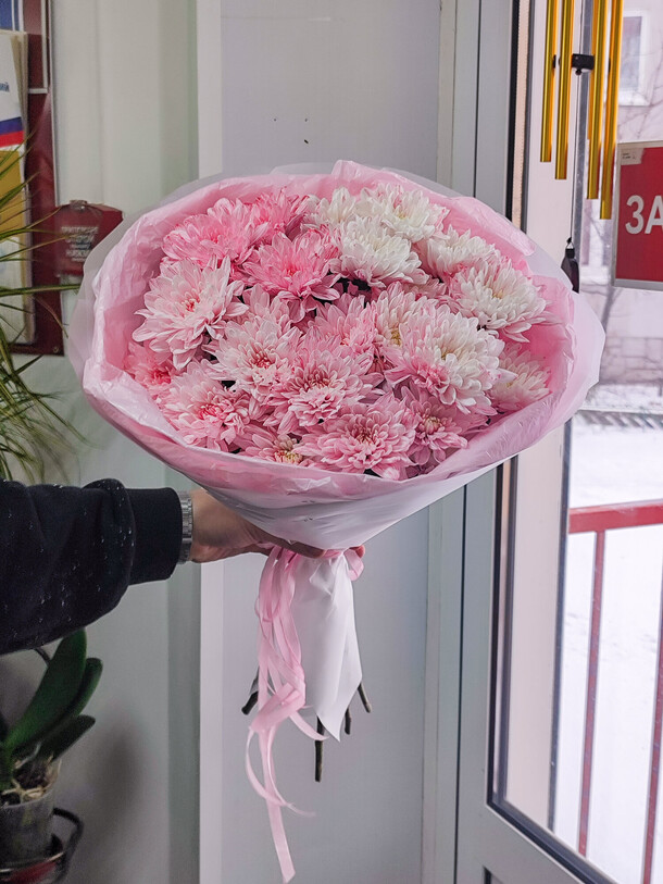 Букет из нежных хризантем, артикул F1239315 - 5540 рублей, доставка по городу. Flawery - доставка цветов