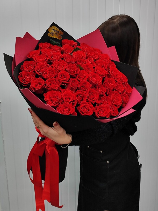 51 роза красная, артикул F1239959 - 20276 рублей, доставка по городу. Flawery - доставка цветов