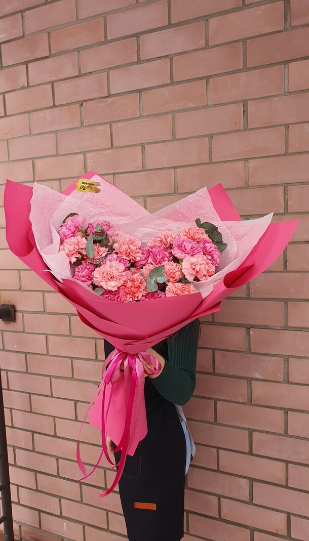 Букет из 25 розовых диантусов, артикул F1240101 - 9792 рублей, доставка по городу. Flawery - доставка цветов