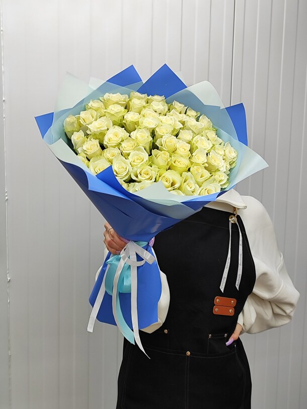 51 роза кения 🤍, артикул F1257205 - 11740 рублей, доставка по городу. Flawery - доставка цветов