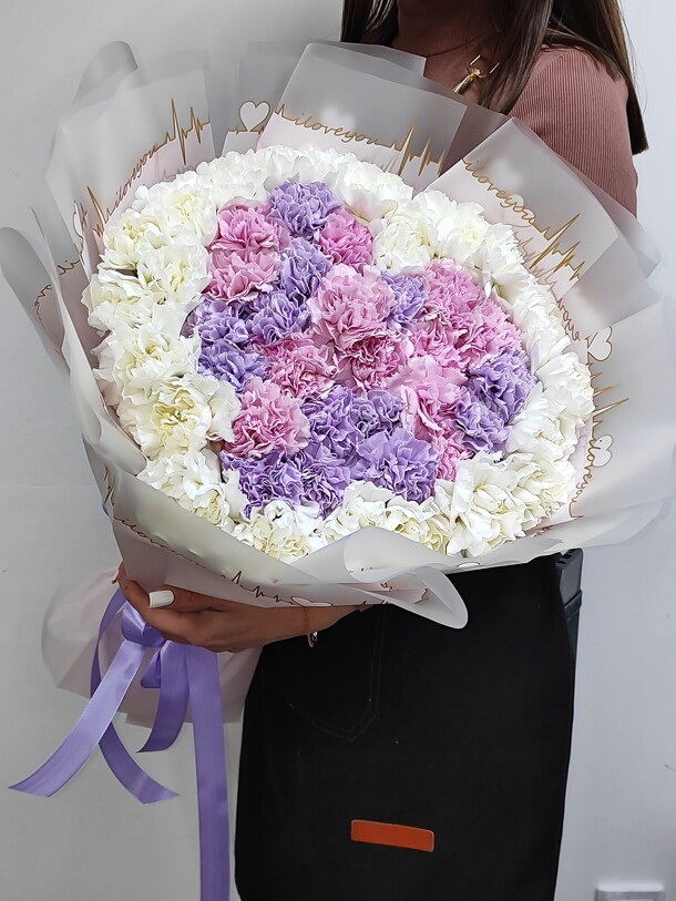 Букет из диантусов, артикул F1263901 - 15462 рублей, доставка по городу. Flawery - доставка цветов