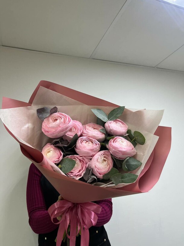 Букет из ранункулюсов, артикул F1263904 - 17779 рублей, доставка по городу. Flawery - доставка цветов