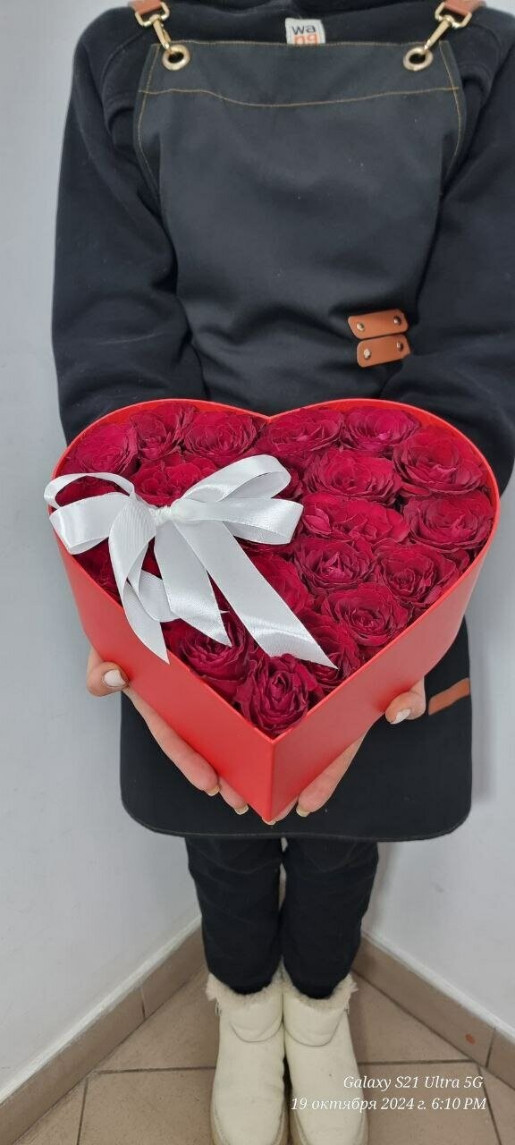 Сердце l " 23 розы", артикул F1336795 - 6000 рублей, доставка по городу. Flawery - доставка цветов