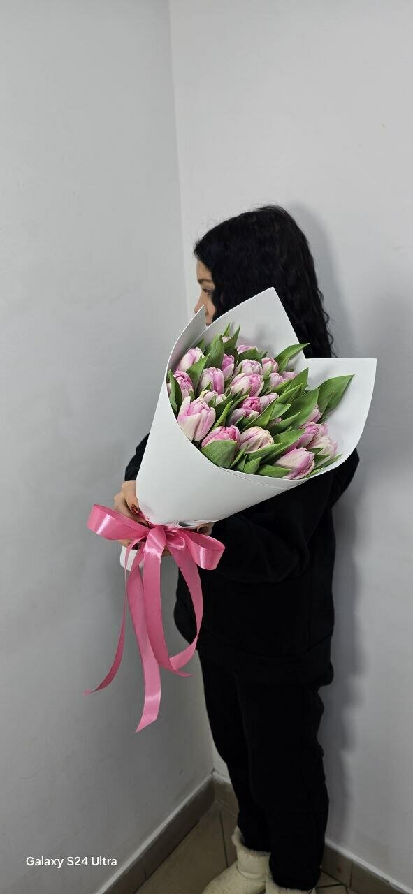 25 розовых тюльпанов, артикул F1371353 - 6958 рублей, доставка по городу. Flawery - доставка цветов