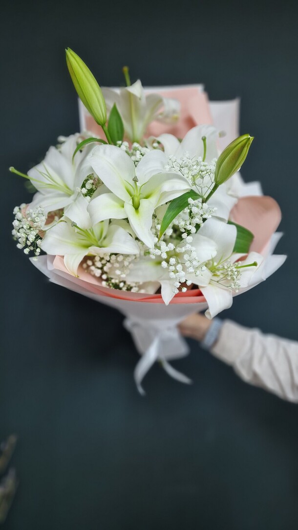 Лилия, артикул F1292748 - 4490 рублей, доставка по городу. Flawery - доставка цветов