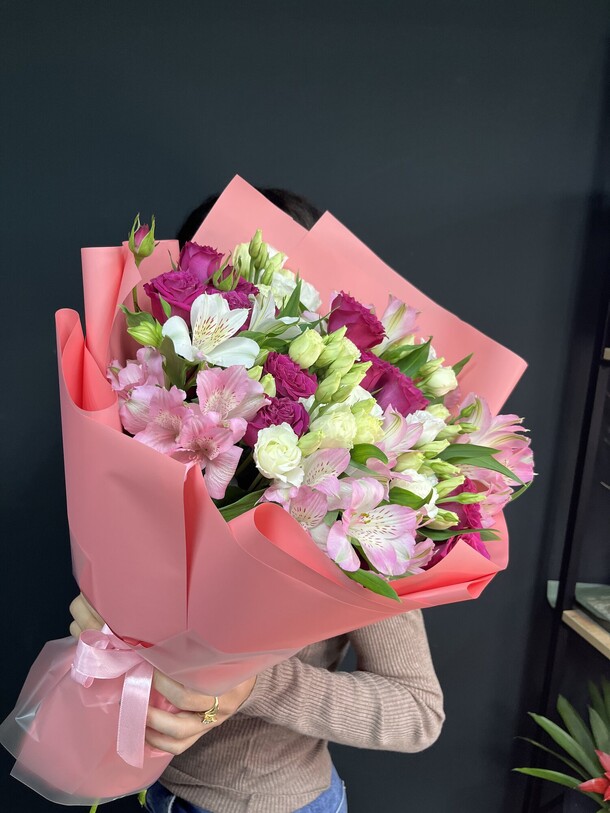 Букет ко дню матери, артикул F1347044 - 6050 рублей, доставка по городу. Flawery - доставка цветов