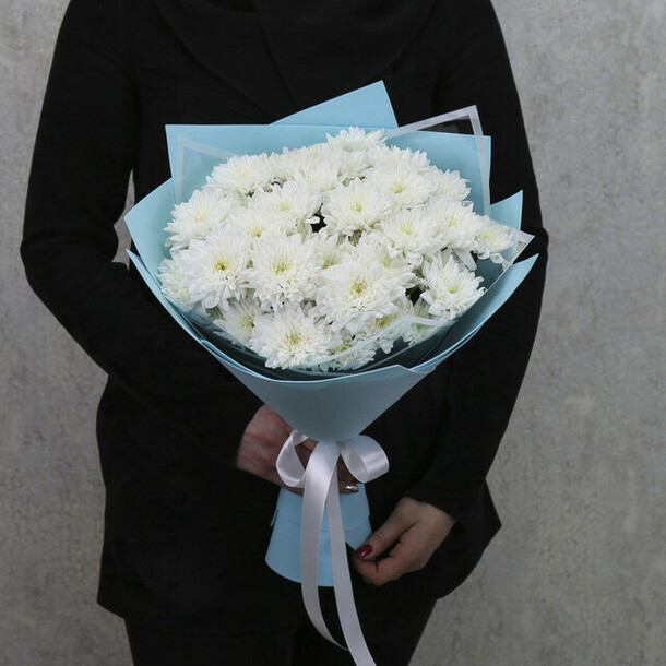 7 хризантем, артикул F1319786 - 2850 рублей, доставка по городу. Flawery - доставка цветов