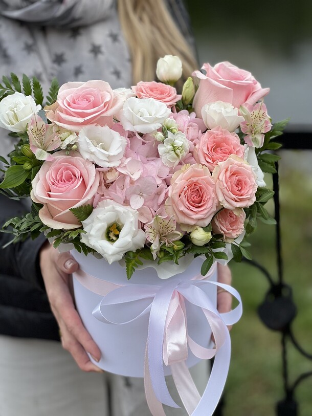 Бриджит, артикул F1320072 - 4277 рублей, доставка по городу. Flawery - доставка цветов