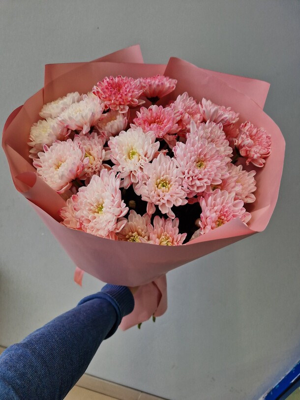 Букет из хризантем, артикул F1215798 - 2500 рублей, доставка по городу. Flawery - доставка цветов