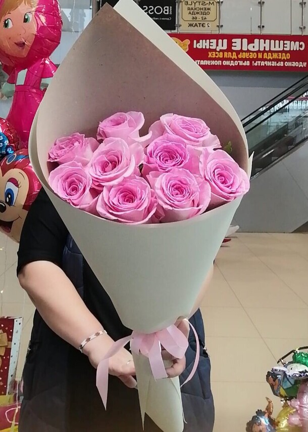 Букет из 9 роз, артикул F1215993 - 3618 рублей, доставка по городу. Flawery - доставка цветов