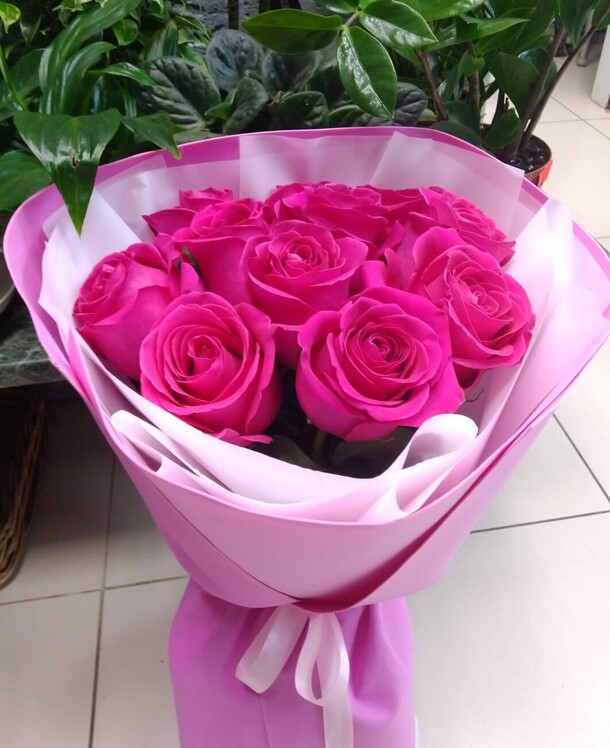 Букет из 11 роз, артикул F1216004 - 4445 рублей, доставка по городу. Flawery - доставка цветов