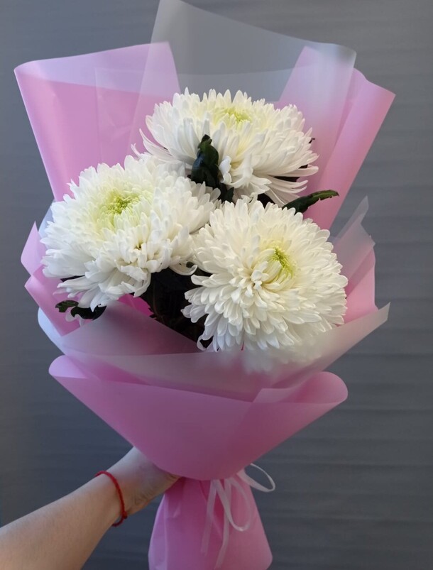 Хризантема 3, артикул F1216018 - 2173 рублей, доставка по городу. Flawery - доставка цветов