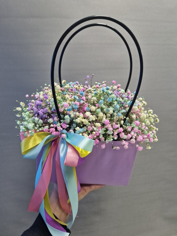 Сумка с гипсофилой, артикул F1267062 - 2709 рублей, доставка по городу. Flawery - доставка цветов