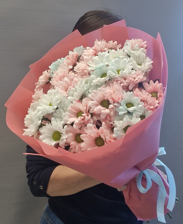 Букет из 11 хризантем, артикул F1404306 - 5136 рублей, доставка по городу. Flawery - доставка цветов