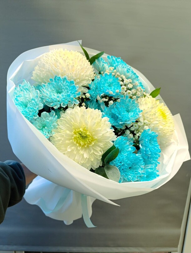 Букет из хризантем, артикул F1408949 - 4500 рублей, доставка по городу. Flawery - доставка цветов