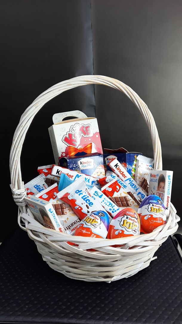 Корзина киндер, артикул F1239680 - 7250 рублей, доставка по городу. Flawery - доставка цветов