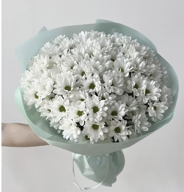 Букет из белых хризантем, артикул F1306677 - 7250 рублей, доставка по городу. Flawery - доставка цветов