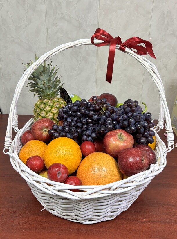 Фруктовая корзина № 10, артикул F1441705 - 8550 рублей, доставка по городу. Flawery - доставка цветов