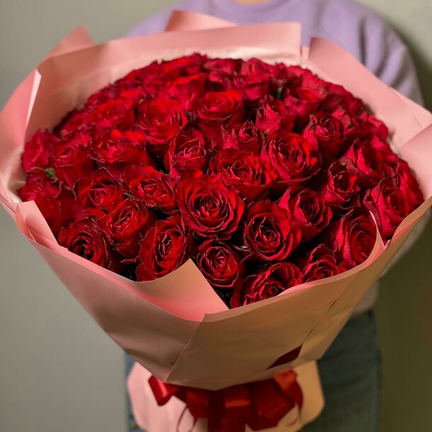 51 красная роза, артикул F1340585 - 16250 рублей, доставка по городу. Flawery - доставка цветов